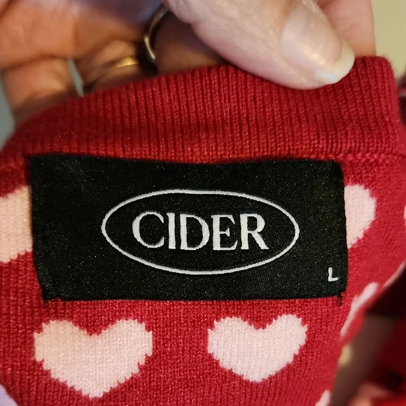 Cider Red Notched Collar Buttoned Crop Tank Top - Picture 2 of 5